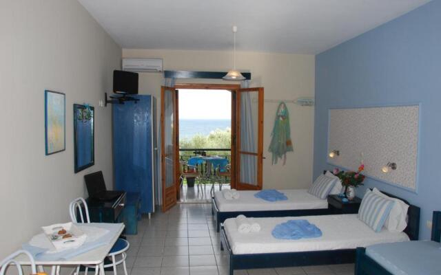 Kavos Psarou Studios and Apartments