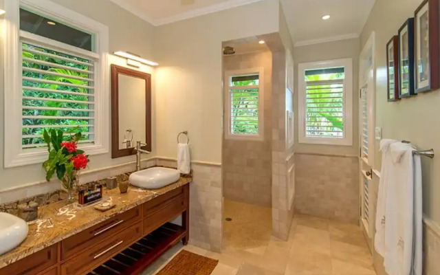 Sunny Vacation Villa 18
