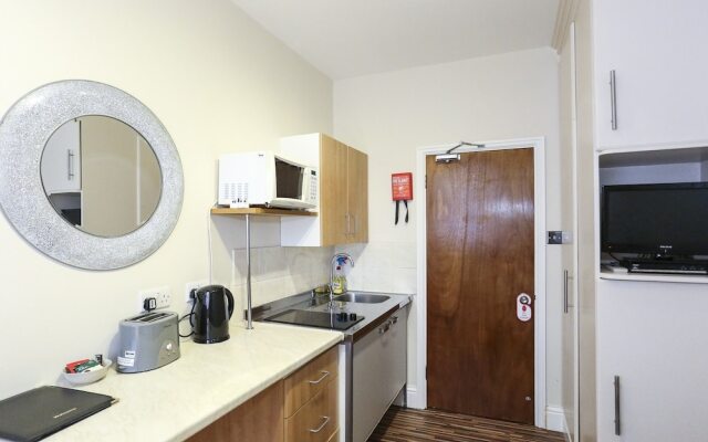 Aviva Guest House