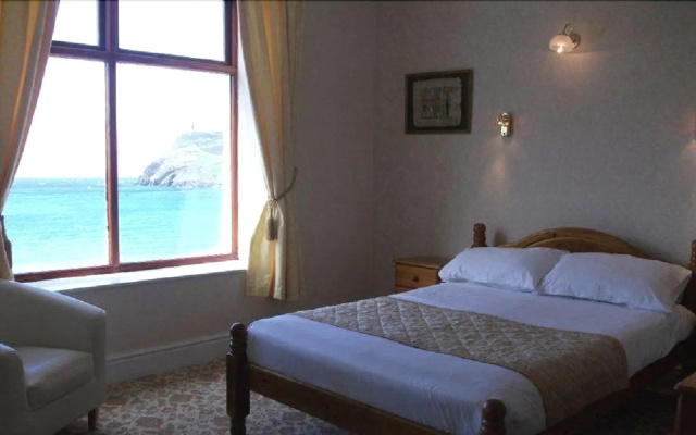 Falcon's Nest Self Catering Apartments — фото 4