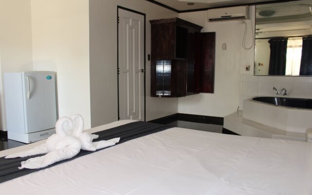 Patio Inn Hotel & Apartments