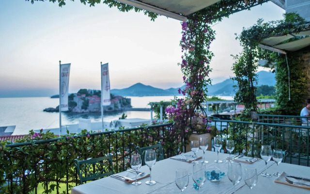Hotel Azimut