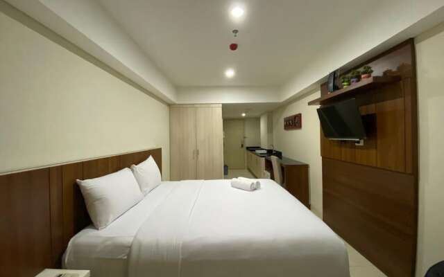 New And Homey Studio Apartment At Warhol (W/R) Residence