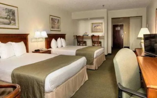 Magnuson Hotel on the Lake Clarksville