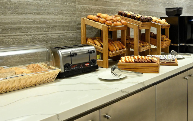 Comfort Hotel Jeddah King Road