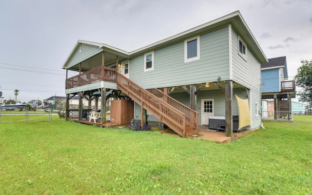 Galveston Getaway w/ Hot Tub: Near Beach!