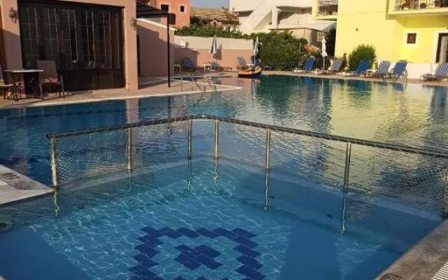 Amadeus Hawaii Studios And Apartments