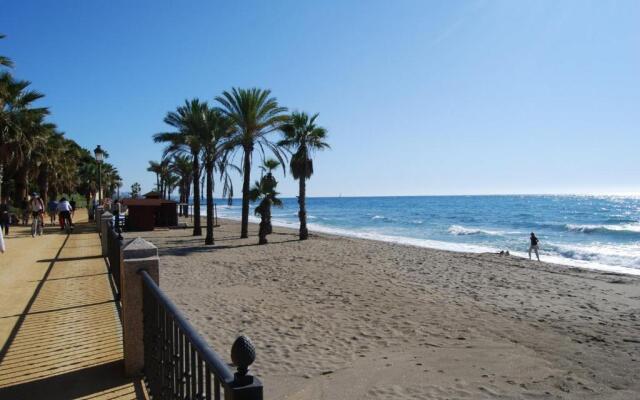 Duplex apartment on the beach 71