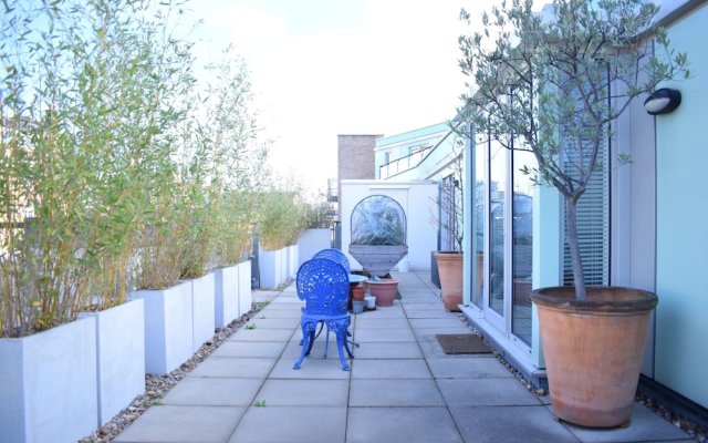 1 Bedroom Flat in Shoreditch With Private Patio