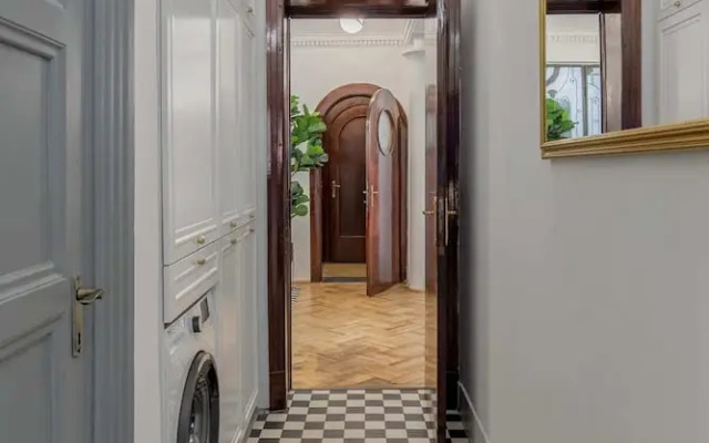 Holt - The Great Gatsby