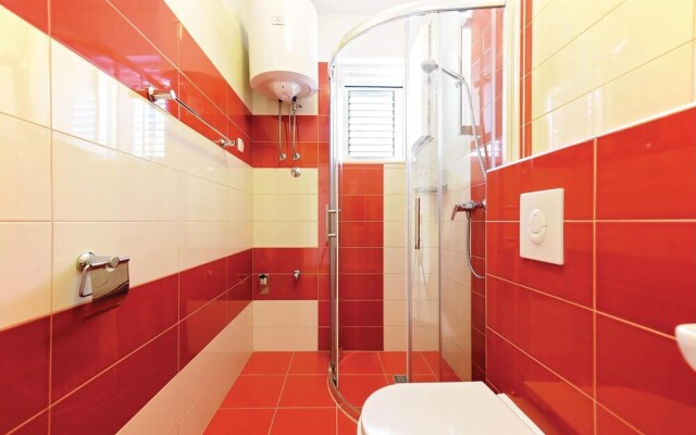 Beautiful Home in Zatoglav With Wifi and 4 Bedrooms