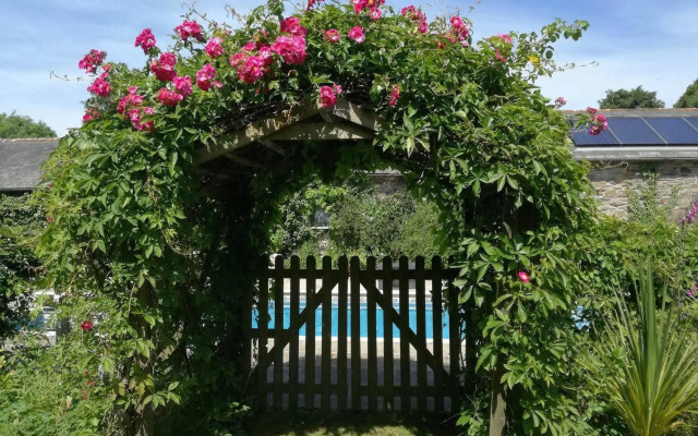 Rose In Vale Country House Hotel