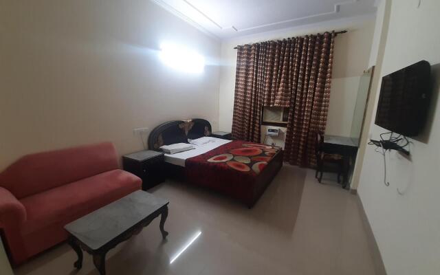 Hotel Raunak Plaza - Delhi And Ncr