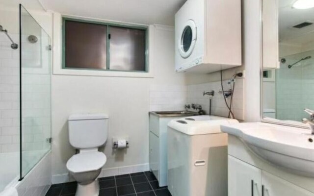 Darling Harbour City View 1 Br Apartment
