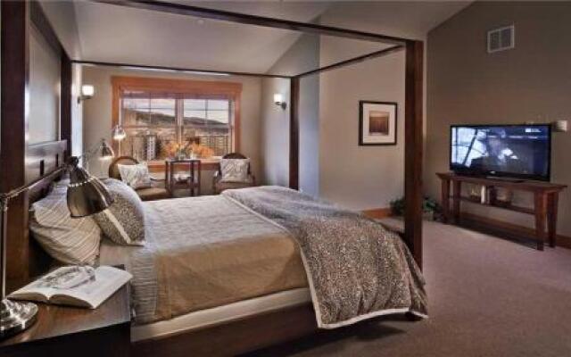 Sunshine Peak Chalet