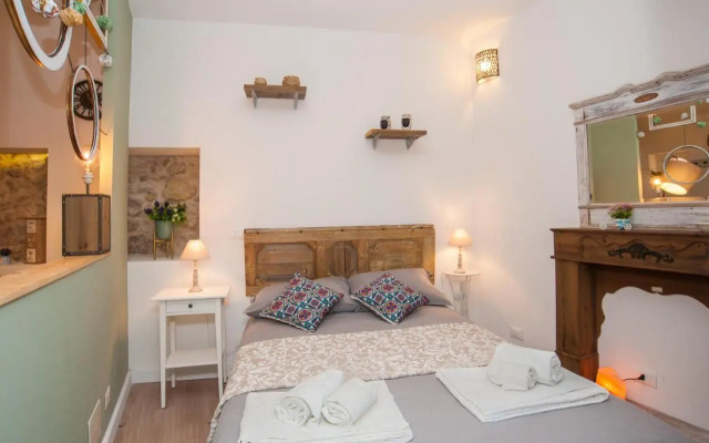 Homes4holidays - Artistic Nest