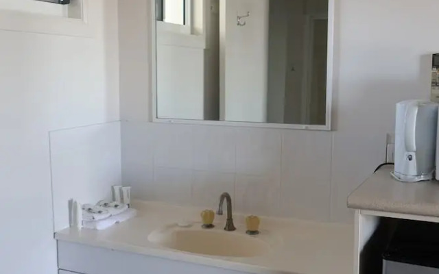 Park Avenue Hotel Motel