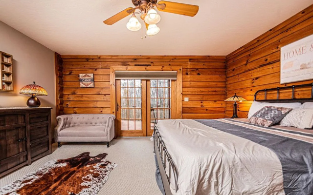 Rock Lodge Cabin by Taylor Made Deep Creek