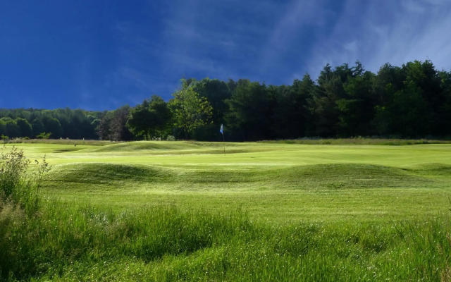 The Green Hotel Golf Resort