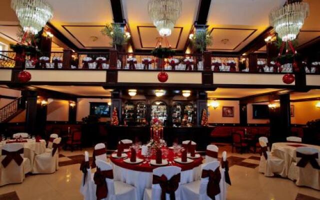 Hotel Lacu Rosu