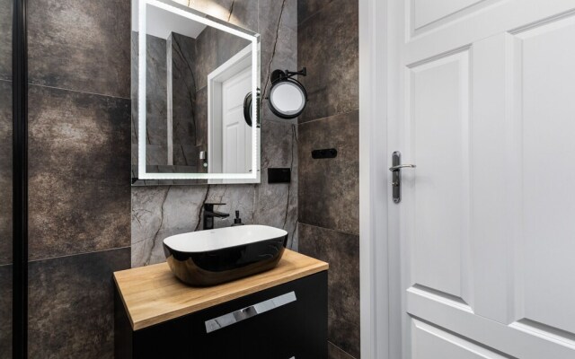 Seaside Apartment With AC by Renters