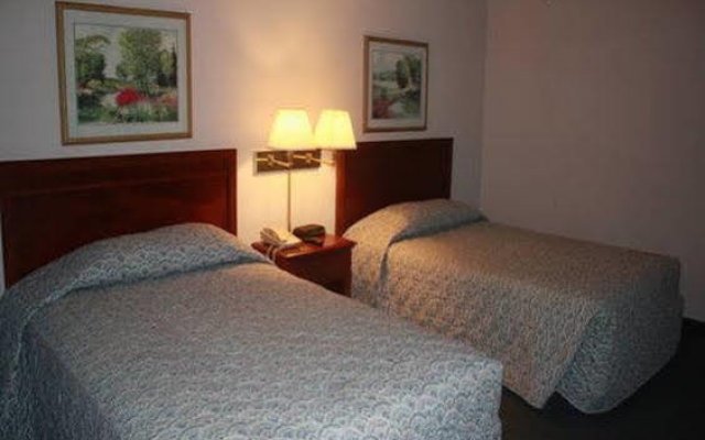 Country Hearth Inn & Suites - Gainesville
