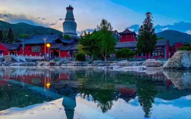 Wutaishan Huixinyuan Homestay (Zhenrongsi Branch)