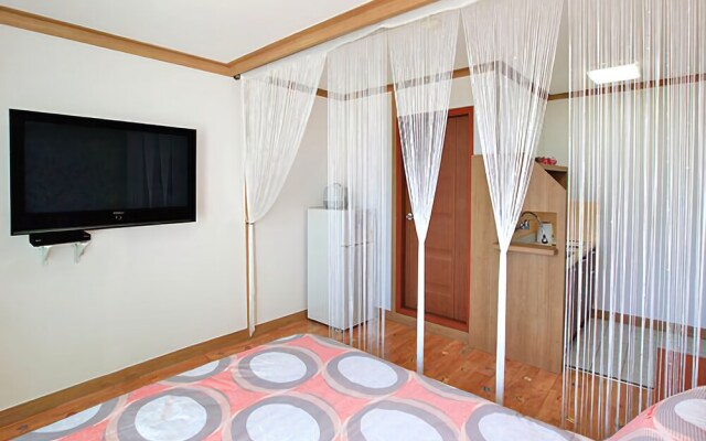 Yangyang Freesia Pension