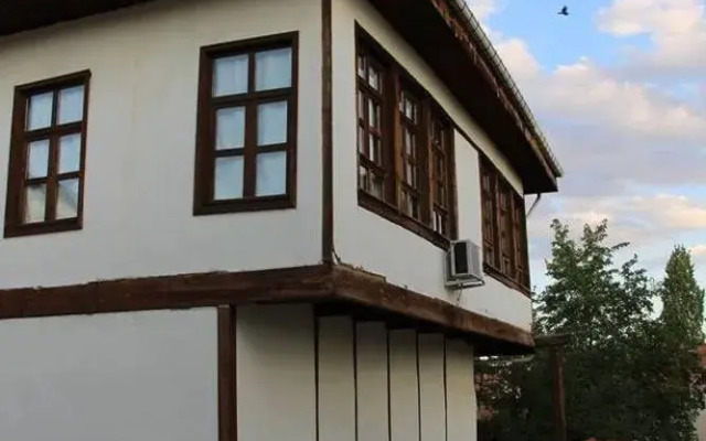 Yalvac Konaklari