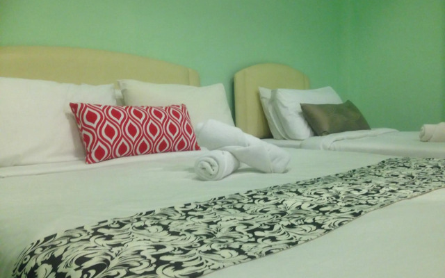 Woodpecker Lodge Kuching