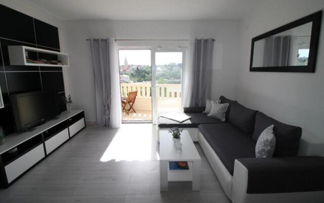 Apartments by the sea Sumartin, Brac - 18749