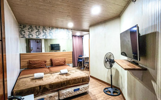 OYO 767 Hotel Urban - Khotel Kurban Hotel