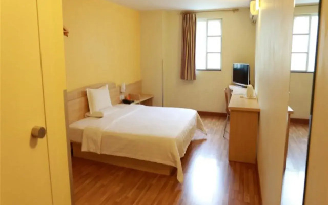 7 Days Inn Sea World Station Branch