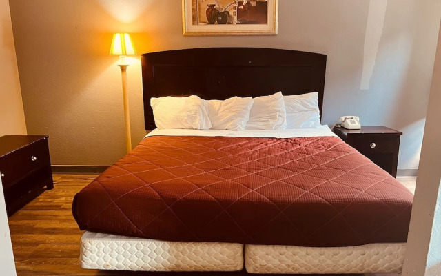 Palace Inn & Suites - Newport News/Jefferson Ave