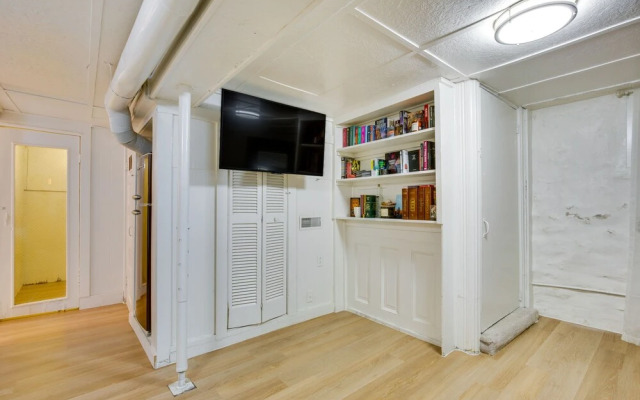 Convenient Downtown Studio in Kansas City!