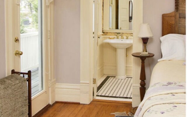 Corinthian Bed  Breakfast