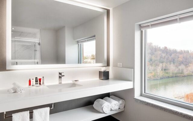 Waterfront Place Hotel