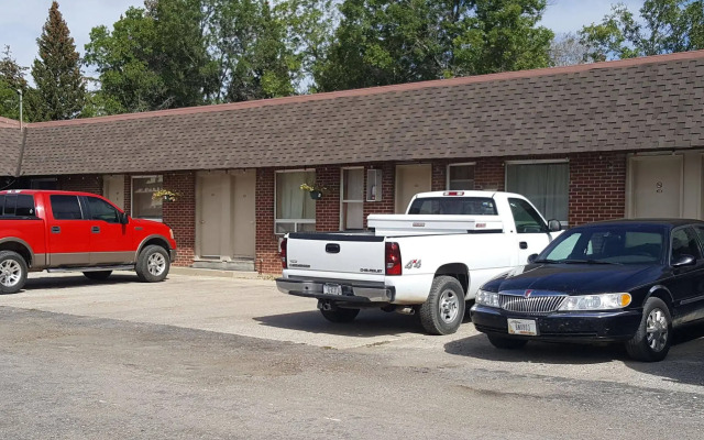 Trails End Motel