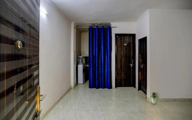 Oyo Flagship 703376 Mk Residency