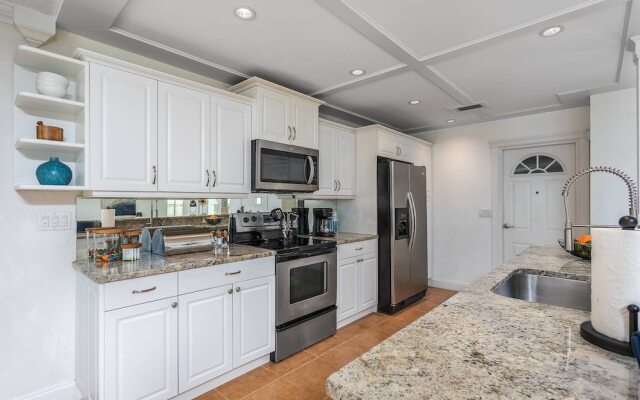 Lilac Mid-century Pool Home