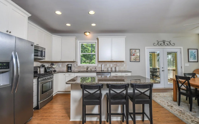 Deep Creek Dream 4 Bedroom House