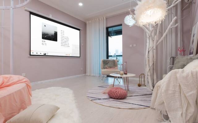Qing Apartment Spring Heartbeat