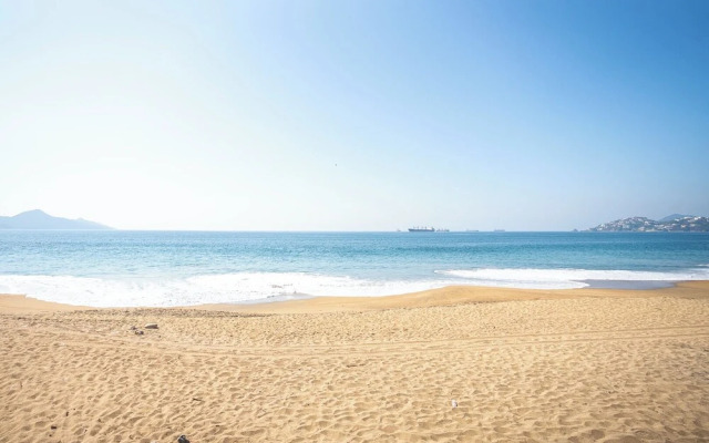 Playa Azul Apt with Sea views & Pool