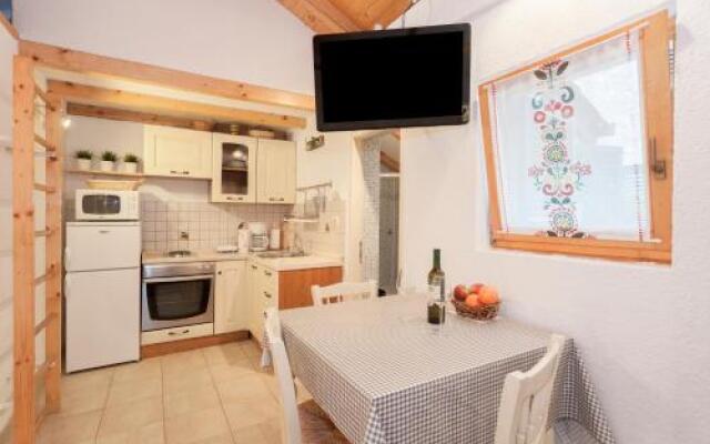 Guesthouse F