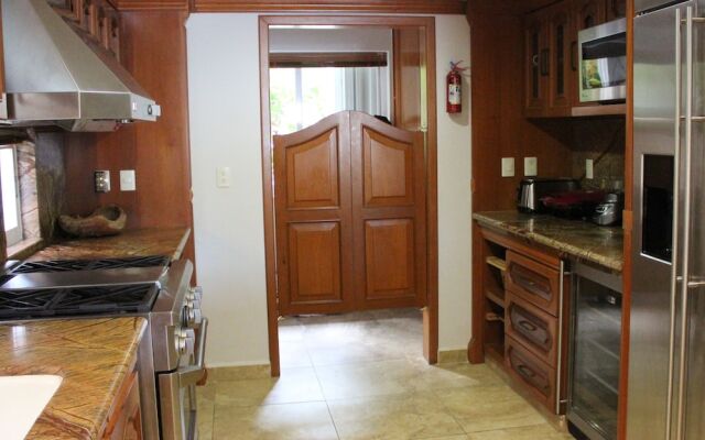 Villa Marinera 5br by Rmh