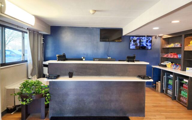 Travelodge by Wyndham Peoria