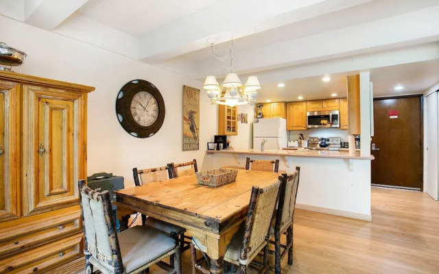 311 Vail International - 2 Br Condo