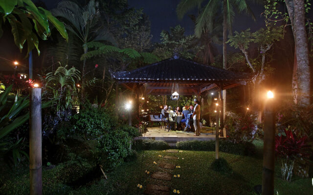 The Mahogany Villa