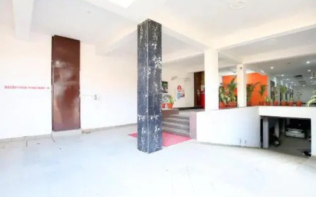 OYO 14823 Skyheights