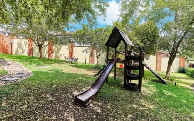Luxury 2 Bedroom Apartment Near Monte Casino, Johannesburg